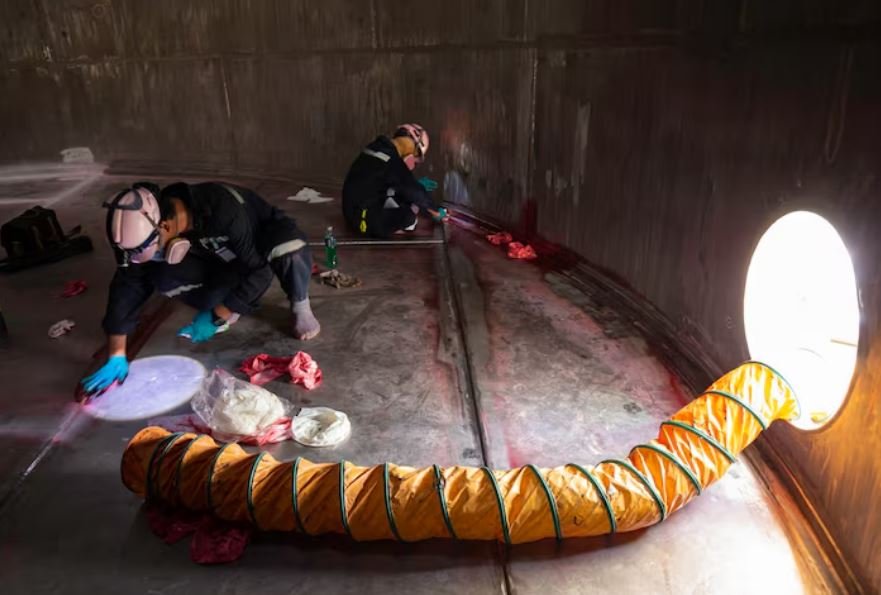 Inside the Strange, Glowing Warfare of the Mariana Trench